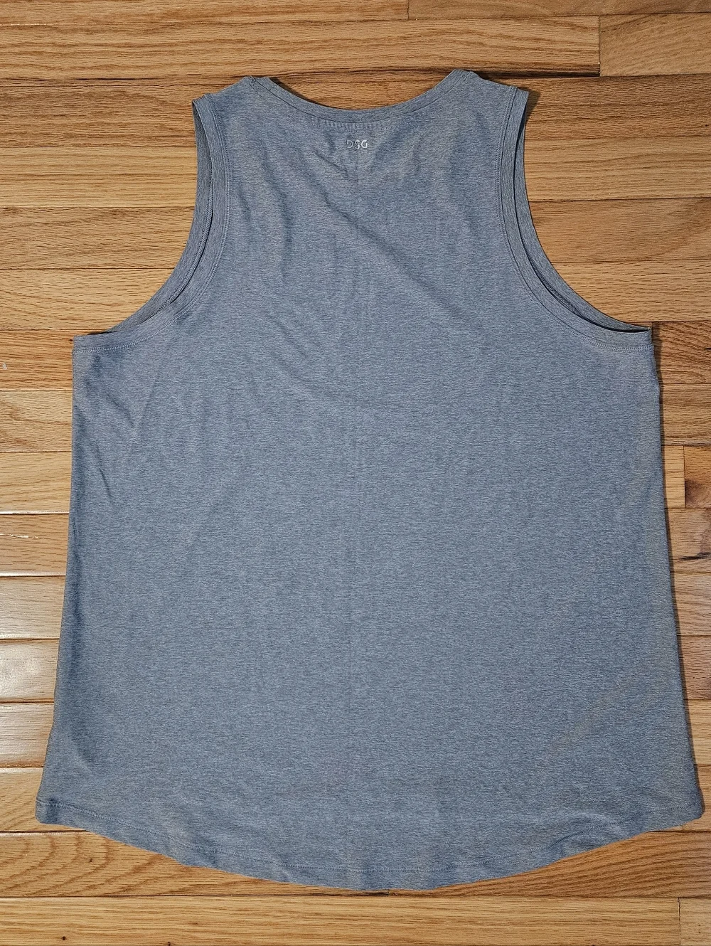 DSG (Dick's Sporting Goods) Performance Women's Tank. Moisture Wicking. Size XL - Picture 2 of 6